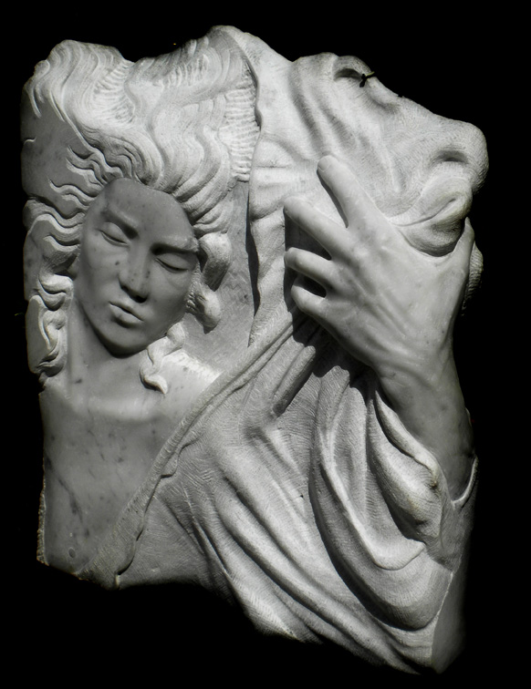 donna-mano bassorilievo marmo bianco di carrara 2011  50x45x10 (3)